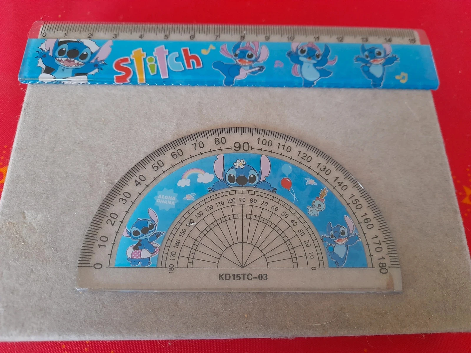 règle et rapporteur stitch